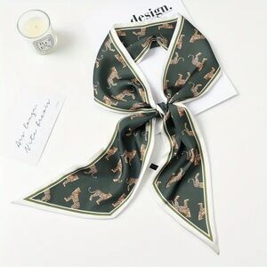 Elegant Green Leopard Print Scarf